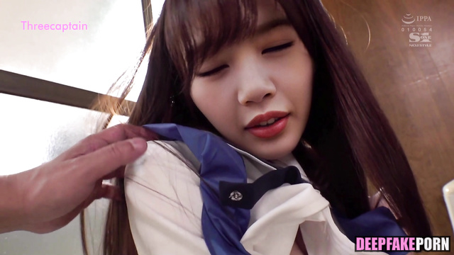Teen schoolgirl Lisa's (BLACKPINK) nipples licked (진짜 가짜 리사) [PREMIUM]