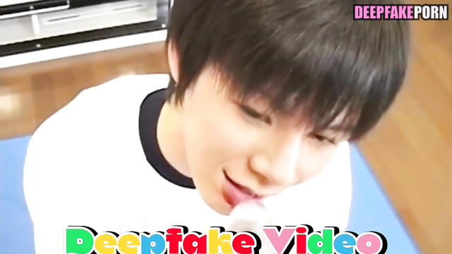 Sweet gay Jeno licking dildo on camera - fake // 엔시티 얼굴 교환