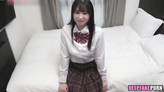 Deepfake 张碧晨 Zhang Bichen in school girl form shows her boobs 智能換臉