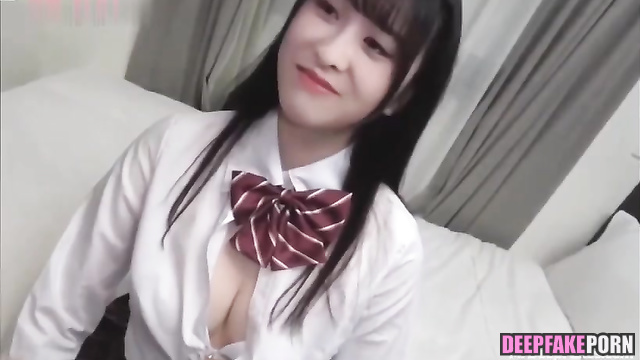 Deepfake 张碧晨 Zhang Bichen in school girl form shows her boobs 智能換臉