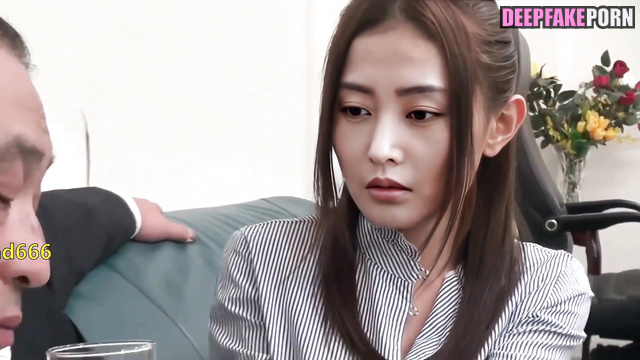 Boss forced Zhang Tian'ai show tits, fakeapp - 张天爱 假应用程序