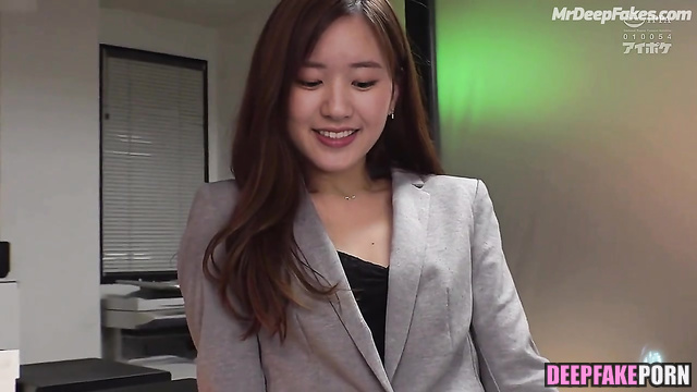 智能換臉 Deepfake office sexual games with Zhao Lusi/赵露思 doing blowjob