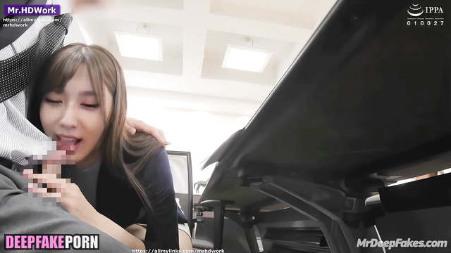 Miyeon seduced colleague in the toilet, real fake / 조미연 섹스 장면