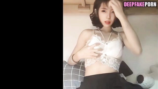 Naked Han So-hee masturbated shawed cunt (한소희 진짜 가짜) fakeapp [PREMIUM]