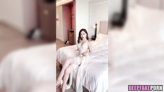 Hot brunette Guan Xiaotong showing perfect body, ai / 关晓彤 成人视频 [PREMIUM]