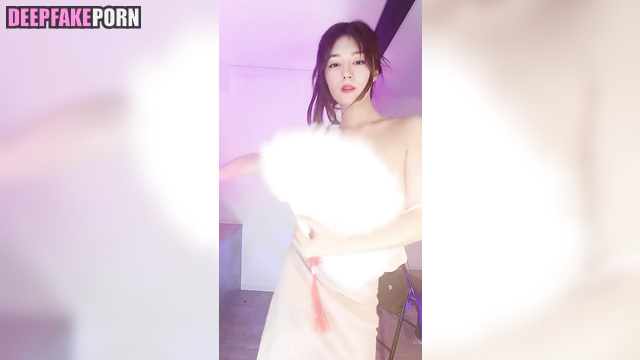 Solo dance scenes by fake and hot Dilraba (迪丽热巴 迪力木拉提 真假 [PREMIUM]