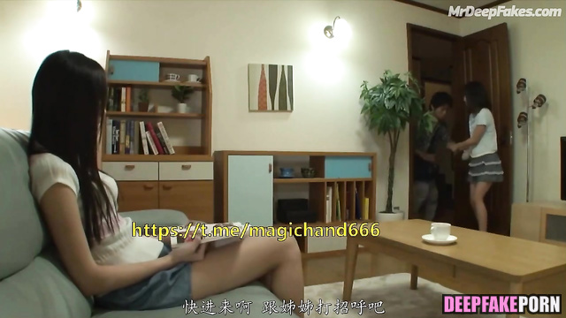 Sex scene with her sleppy boyfriend / slutty babe Wu Xuanyi (吴宣仪 名人性爱)