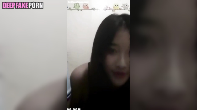 Friends showing big boobs, Oniel face swap / オニエル ディープフェイクビデオ