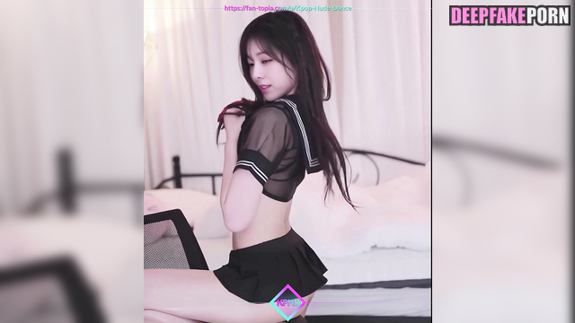 Pretty brunette enjoying own erotic dance (유나 있지) Yuna fakeapp [PREMIUM]
