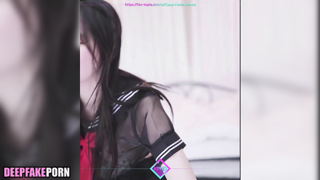 Sex scene 섹스 장면 IU 아이유 wants to know what you think of her sexy dance [PREMIUM]