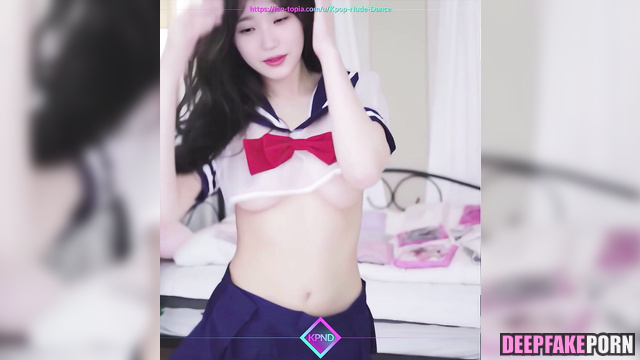 섹시한 아이돌 Sexy idol IU 아이유 bought sexy costume to make you amazed by her [PREMIUM]