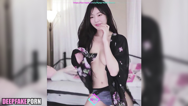 Erotic dance - is her hobby, Miyawaki Sakura ai (アイズワン アダルトビデオ) [PREMIUM]