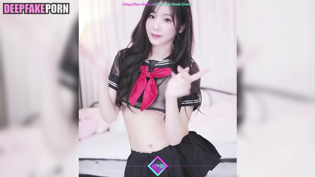 少女時代 SNSD Korean idol Taeyeon 韓国語 is almost naked teasing in dance [PREMIUM]