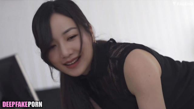 Han Xue making footjob in pantyhose, hot adult video (韩雪 名人性爱) [PREMIUM]