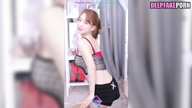 Pretty brunette dancing just for fun, fake Taeyeon (少女時代 セックステープ) [PREMIUM]