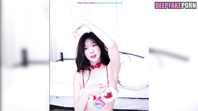 Dance in christmas underwear - Taeyeon real fake / 少女時代 本物の偽物 [PREMIUM]
