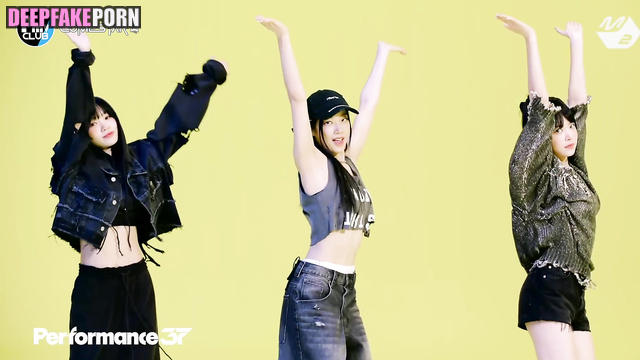 Sexy babes LE SSERAFIM fucks better than dancing - pmv ai / ルセラフィム 本物の偽物