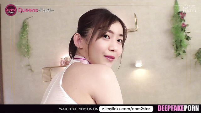 Skinny babe making hot erotic massage, ai Nanase Nishino (西野七瀬 乃木坂46)