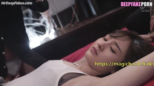 Dirty gangsters wanna fuck her - Song Zu'er ai scenes (宋祖儿 性爱录像带)