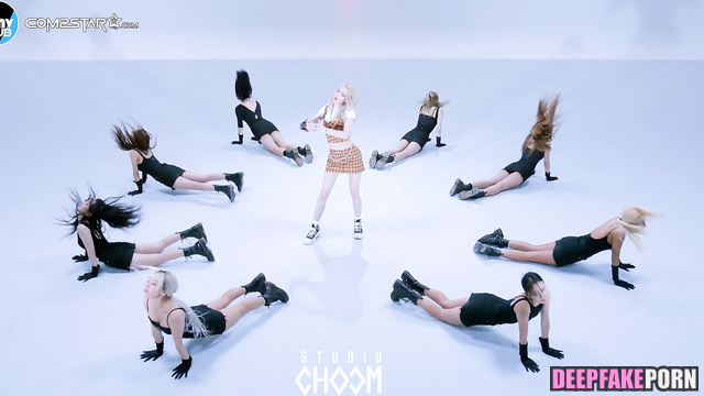 Blonde enjoying big cock in mouth, Somi (전소미 아이오아이) face swap [PREMIUM]