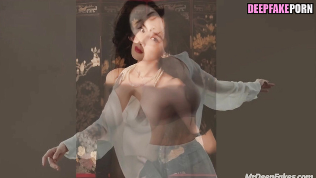 Hot Yang Mi (杨幂 名人性爱) undressed for fans / deepfake video