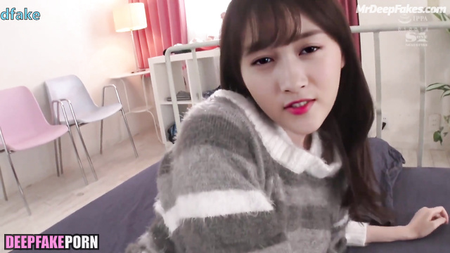 Her first handjob (关晓彤 深度伪造视频) Guan Xiaotong pov deepfake video