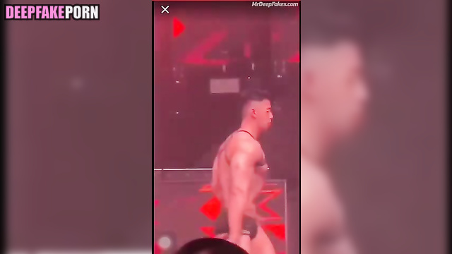 Handsome stripper dancing hot in the night club, ai Yu Shi (于适 成人视频)
