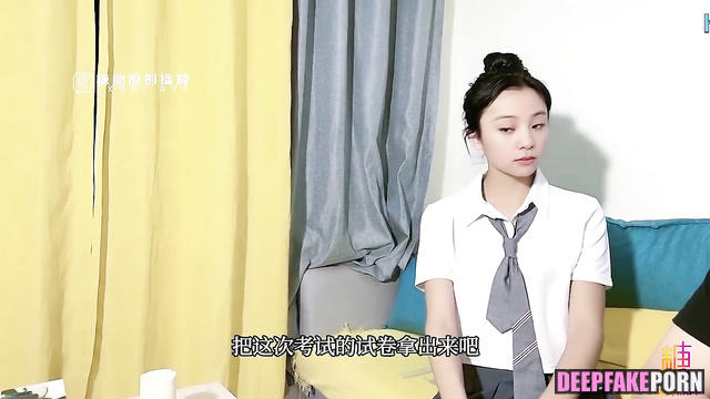 Shy teen Ouyang Nana (欧阳娜娜 真假) wants to try hard fuck - real fake