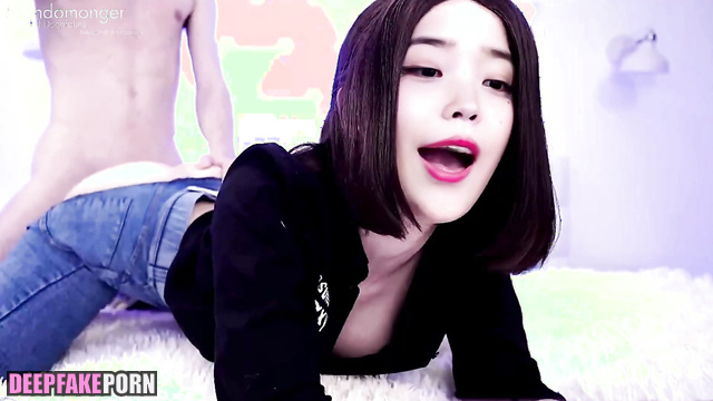 Piercinged IU 아이유 섹스 장면 drives herself crazy from dildo sucking, A.I. [PREMIUM]