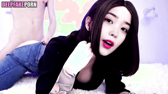 Piercinged IU 아이유 섹스 장면 drives herself crazy from dildo sucking, A.I. [PREMIUM]