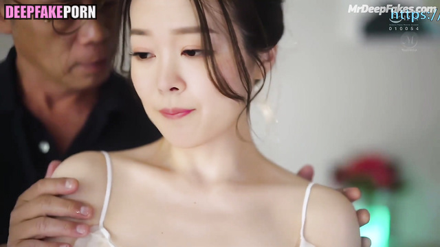 Mature lover making her erotic massage - Song Yi deepfake video 宋轶 名人性爱