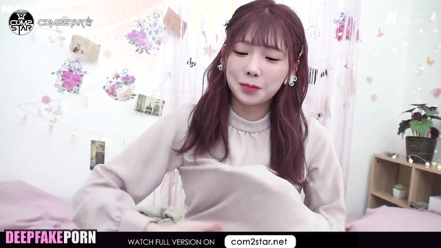 Stranger playing with her cute nipples / (Taeyeon pov fakeapp) 少女時代 本物の偽物
