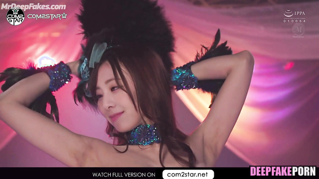 Group sex scene 섹스 장면 with Yuna showing all of her sexuality 유나 ITZY 있지