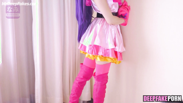 Nogizaka46 日本人 Japanese girl Saito Asuka 齋藤 飛鳥 plays in sexy costume