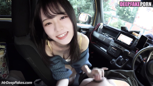 Fast handjob in the car by slutty Chodan (쵸단 딥페이크 영상) / real fake