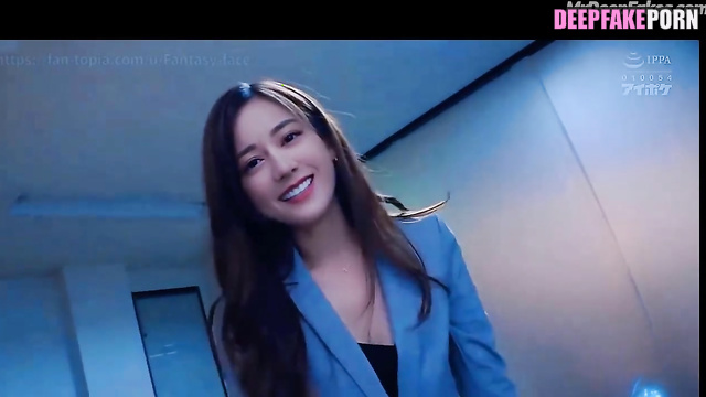 Hidden handjob under the office table with fake Dilireba 迪丽热巴 迪力木拉提 真假