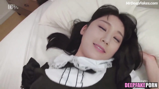 Chinese maid Li Yitong got creampied [fake porn] = 李一桐 假色情片