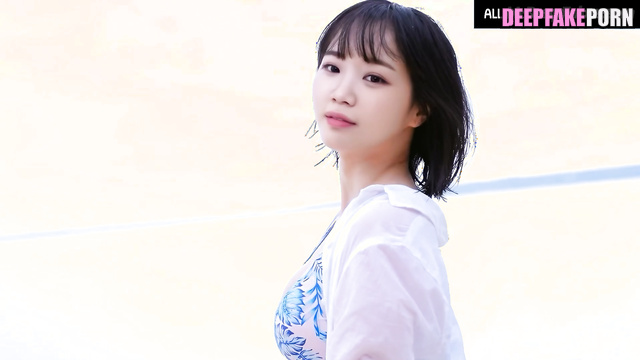 アイズワン セックスシーン brunette wants you near the ocean / Chaewon face swap