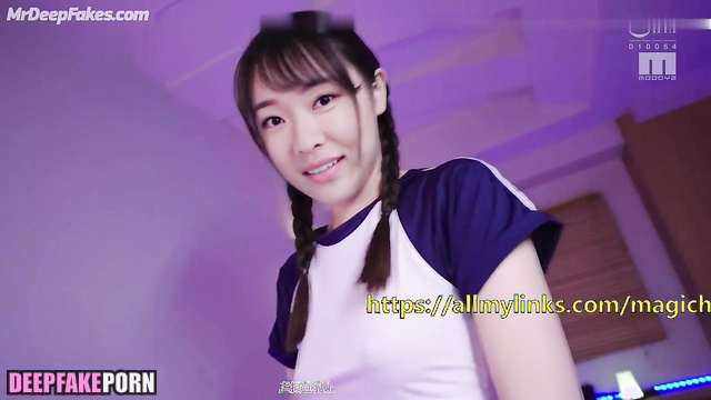 Male nipples turn her on / Huo Siyan (霍思燕 充满激情的性爱) smart face change