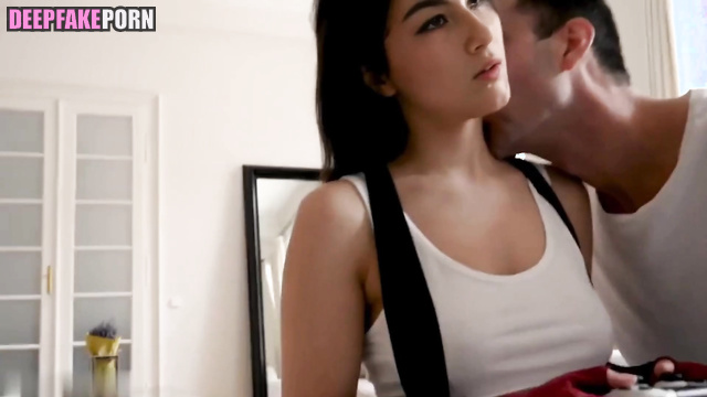 While internet celebrity Kyedae was playing I kept distracting with kisses