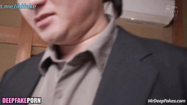 Good wife 佟丽娅 Tong Liya feeds her husband with her pussy 中国人 Chinese