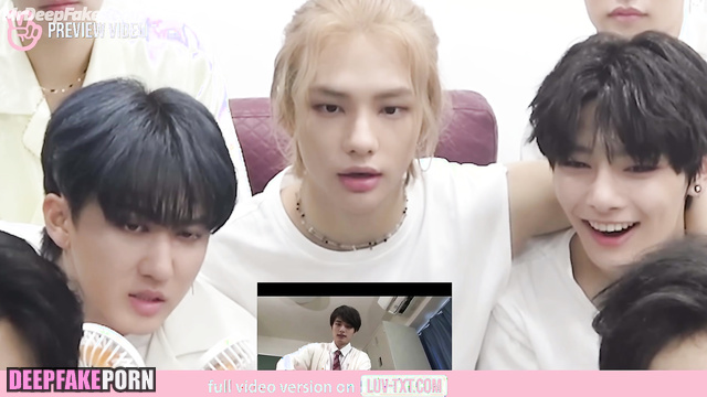 Guys from Stray Kids (스트레이 키즈 연예인 섹스) watching gay porn, pmv