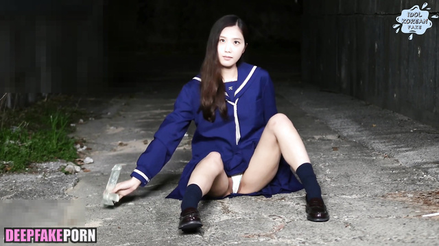 지수 블랙핑크 fake Jisoo sucking a dildo glued to the wall