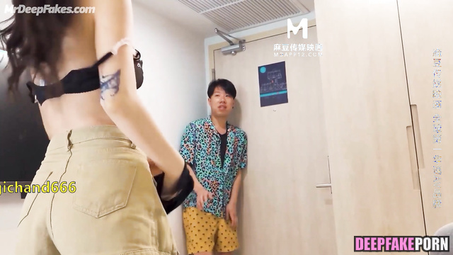 Hostel neighbor asked him to watch her undress, Li Yitong (李一桐 智能換臉) A.I.