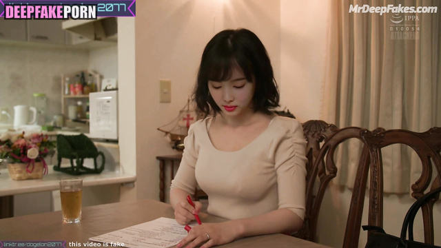 She has an affair with a guy and his father, fake Nayeon (トゥワイス フェイクポルノ)