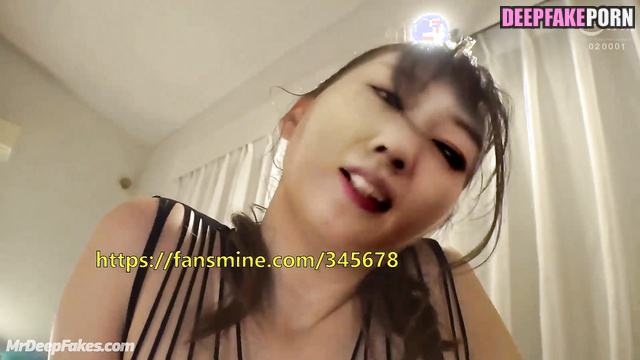 She happily settled on his face, fake Song Yi (宋轶 充满激情的性爱)