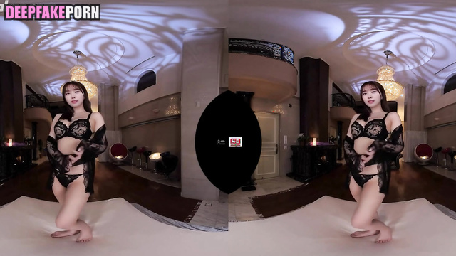 She can't decide what to wear on a date, fake Miyuki Watanabe (渡辺 美優紀 性別)