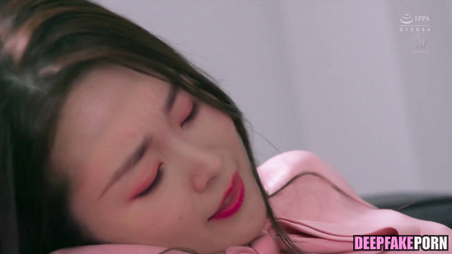 Boss teasing her pussy in a foam bath, Song Yi (宋轶 充满激情的性爱) face swap [PREMIUM]