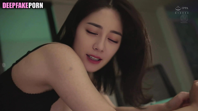 迪丽热巴/Dilireba was asked to stay after work by boss for 成人 adult things to do [PREMIUM]