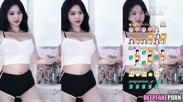 Sexy solo dance with energy Yujin アイズワン 偽の有名人のポルノ real fake